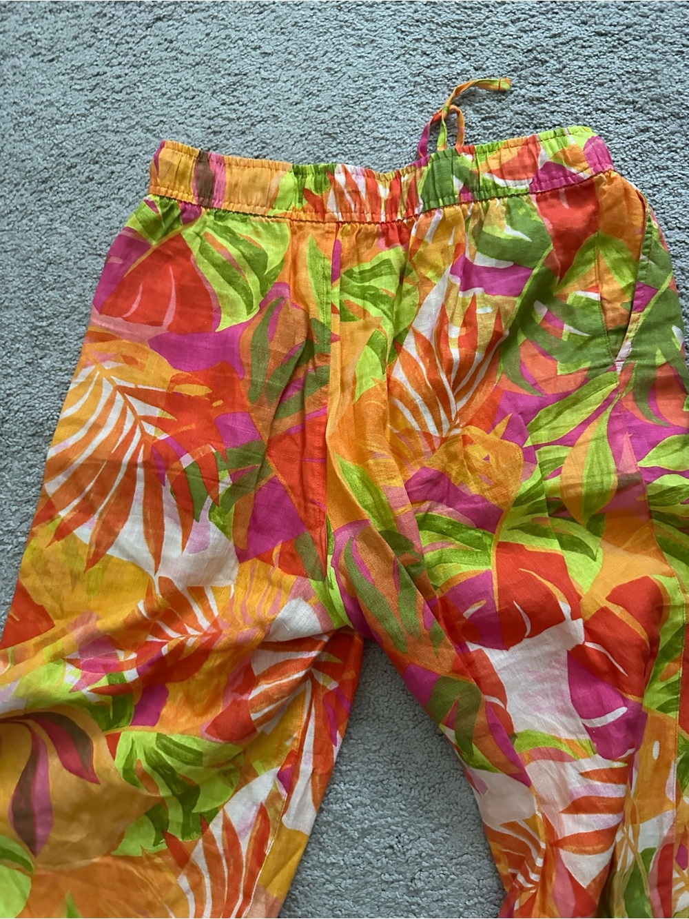 Casual Women's Tropical Print Pull-On Pants - Multicolor